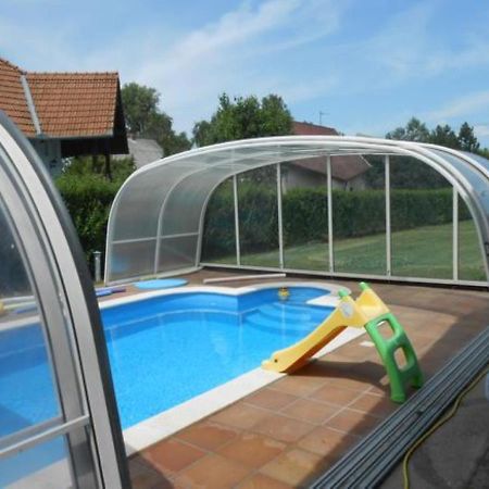 Schoenes Ferienhaus Mit Grossen Pool 250 M Vom Balaton Balatonmáriafürdő Екстериор снимка