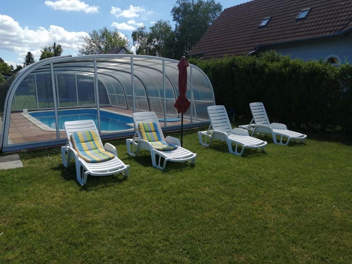 Schoenes Ferienhaus Mit Grossen Pool 250 M Vom Balaton Balatonmáriafürdő Екстериор снимка