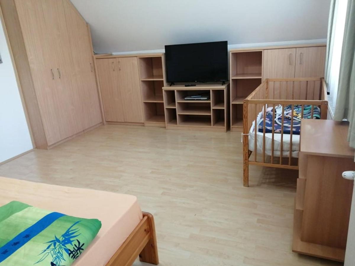Schoenes Ferienhaus Mit Grossen Pool 250 M Vom Balaton Balatonmáriafürdő Екстериор снимка