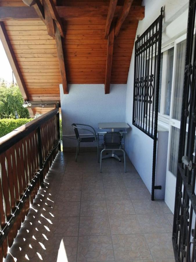 Schoenes Ferienhaus Mit Grossen Pool 250 M Vom Balaton Balatonmáriafürdő Екстериор снимка